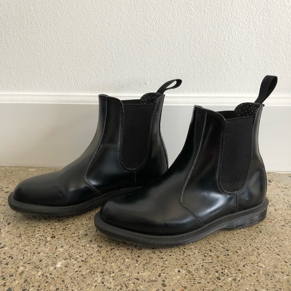 dr martens flora smooth